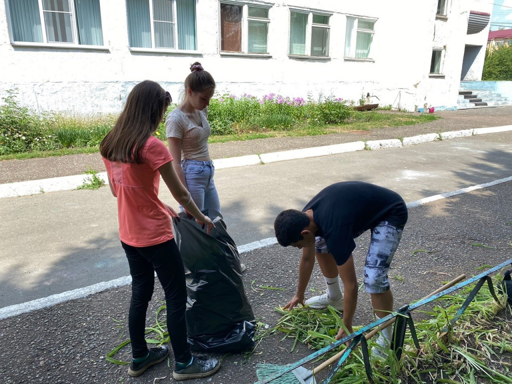 В Ялгинской школе продолжает работу летний лагерь труда и отдыха «Летняя  агрошкола» | 10.07.2024 | Саранск - БезФормата